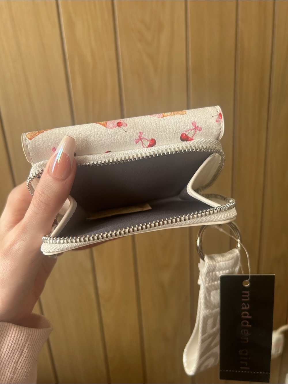 White cherry 🍒 and ice cream 🍦 wallet - Picture 4 of 5